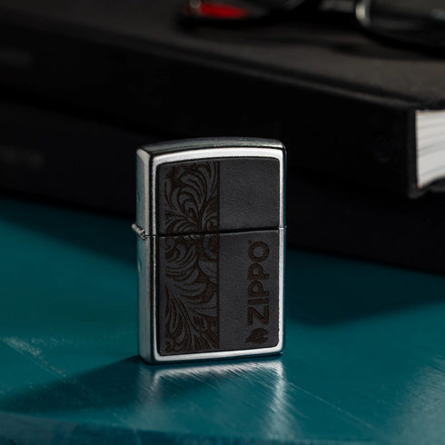 Zippo 46919 vžigalnik Elegant Black Leather Emblem